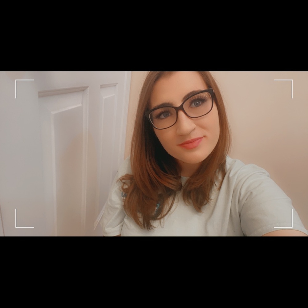 Meet your Posher, Melissa
